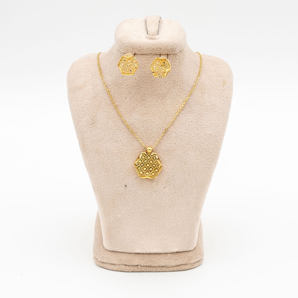 نیم ست طلا 18 عیار گالری طلا عرفان  مدل ایشا کد 2278 نیم ست طلا 18 عیار گالری طلا عرفان  مدل ایشا کد 2278