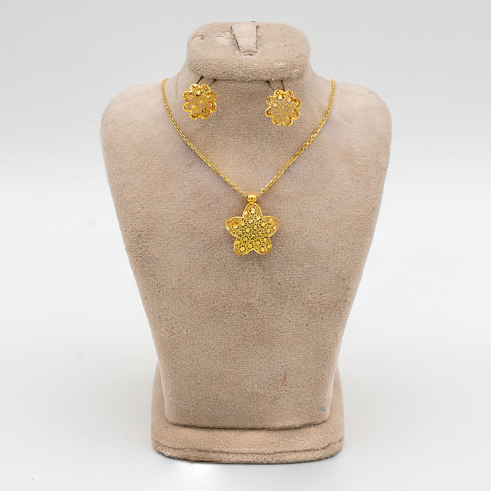 نیم ست طلا 18 عیار گالری طلا عرفان  مدل ایشا کد 2130 نیم ست طلا 18 عیار گالری طلا عرفان  مدل ایشا کد 2130