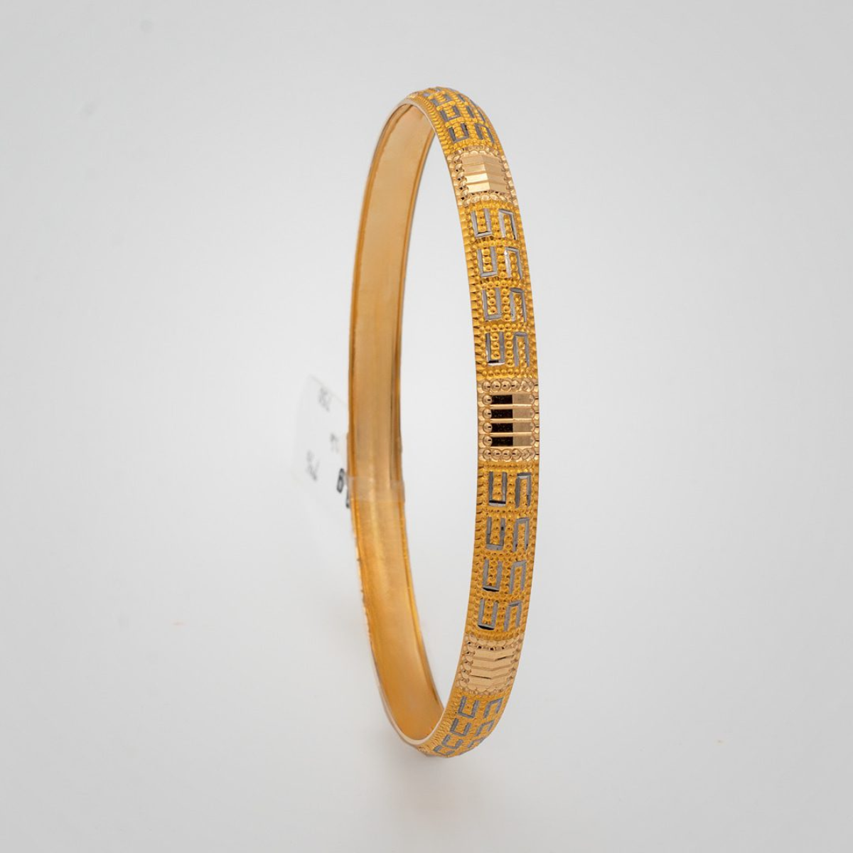 النگو طلا 18 عیار گالری طلا عرفان مدل فلاور 8010 سایز 3 النگو طلا 18 عیار گالری طلا عرفان مدل فلاور 8010 سایز 3