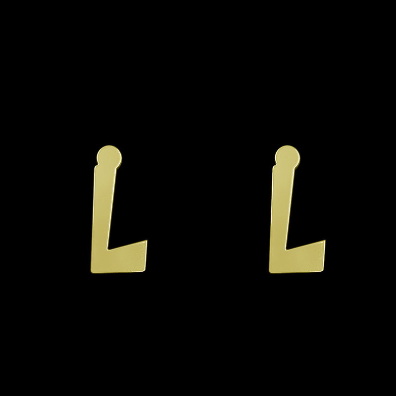 گوشواره طلا 18 عیار زنانه مدوپد مدل حرف L کد GA1-16676 گوشواره طلا 18 عیار زنانه مدوپد مدل حرف L کد GA1-16676