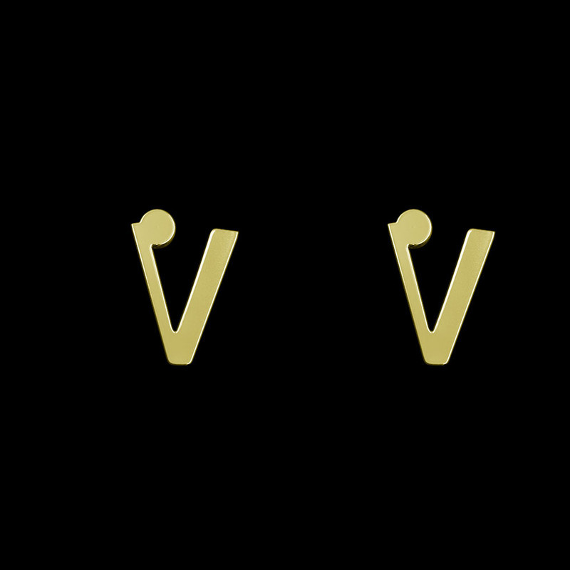 گوشواره طلا 18 عیار زنانه مدوپد مدل حرف V کد GA1-16856 گوشواره طلا 18 عیار زنانه مدوپد مدل حرف V کد GA1-16856