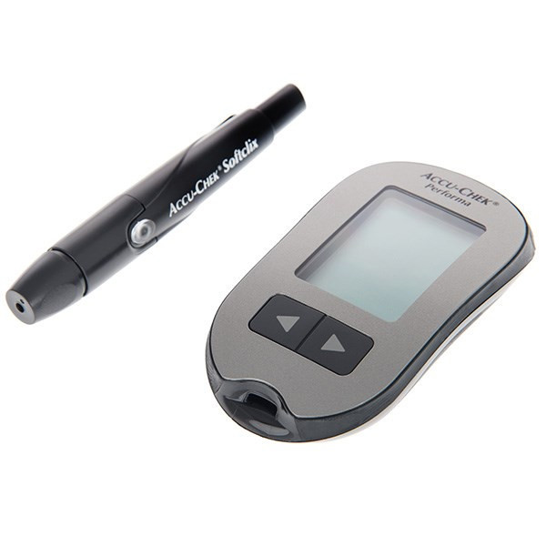 تست قند خون آکیوچک مدل Performa