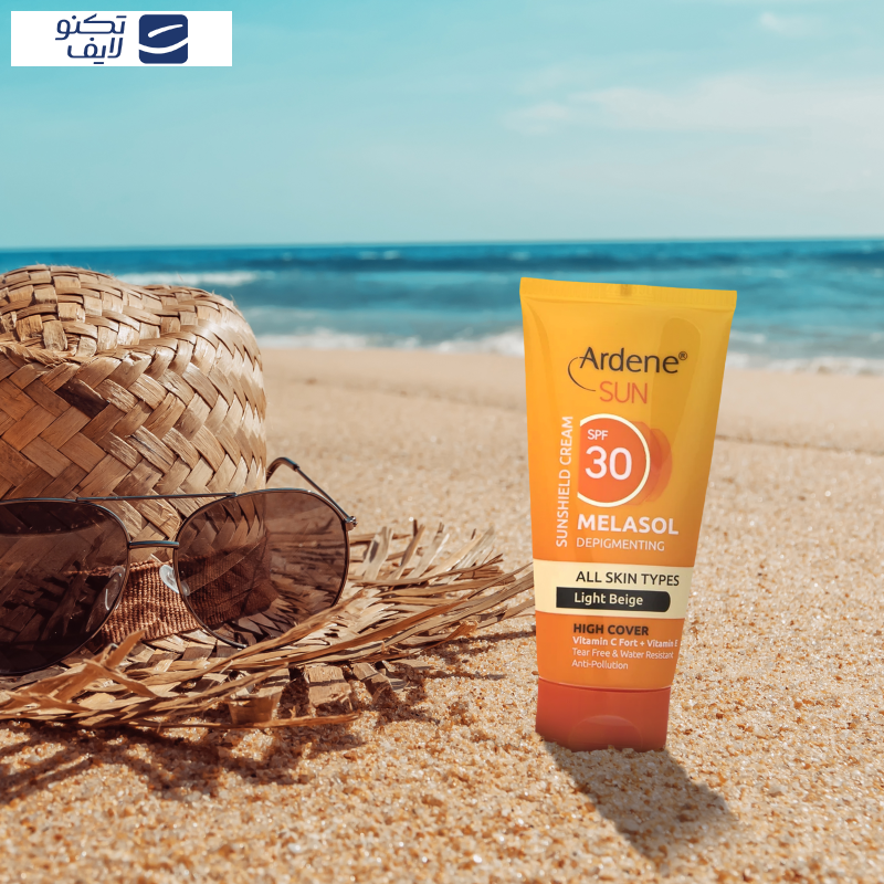 کرم ضد آفتاب رنگی آردن سان، SPF 30، مدل Light Beige، مناسب انواع پوست با تنالیته روشن و حجم 50 میلیلیتر، ضد آب، محافظتکننده در برابر اشعههای UVA و UVB، ضد لک، دارای فرمولاسیون ویتامینهای C و E، با ماندگاری 2 ساعته کرم ضد آفتاب رنگی آردن سان، SPF 30، مدل Light Beige، مناسب انواع پوست با تنالیته روشن و حجم 50 میلیلیتر، ضد آب، محافظتکننده در برابر اشعههای UVA و UVB، ضد لک، دارای فرمولاسیون ویتامینهای C و E، با ماندگاری 2 ساعته