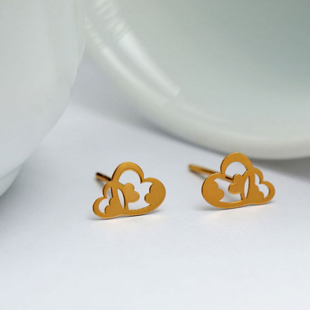 گوشواره طلا 18عیار زنانه طرح میخی طرح چند قلبی گوشواره طلا 18عیار زنانه طرح میخی طرح چند قلبی