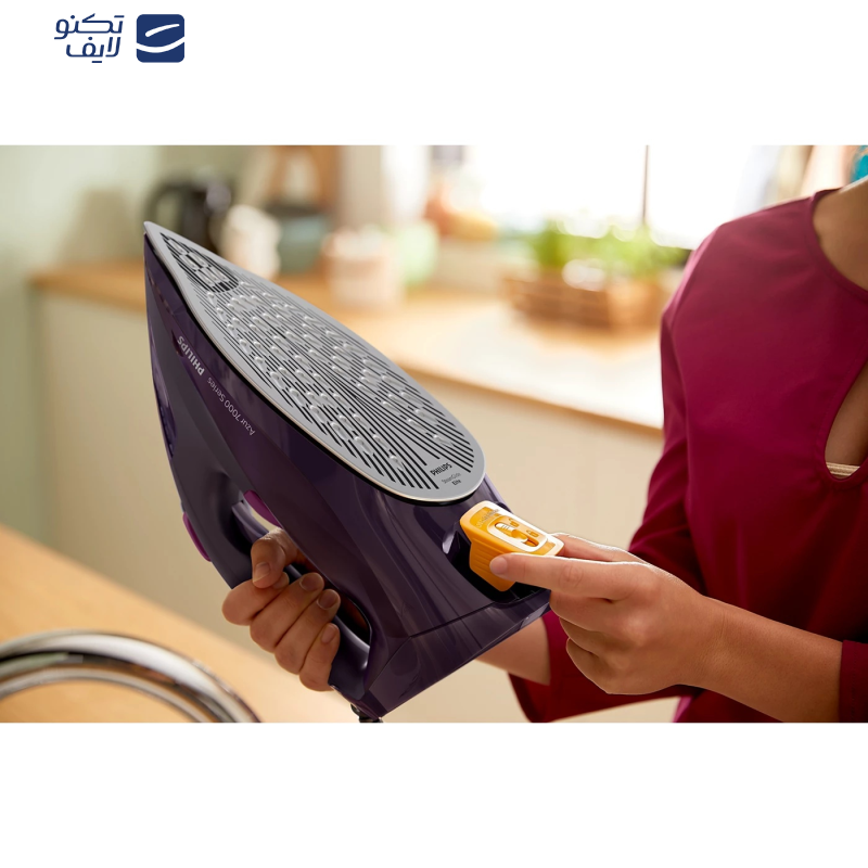 اتو بخار 3000 وات فیلیپس مدل DST7061 اتو بخار 3000 وات فیلیپس مدل DST7061