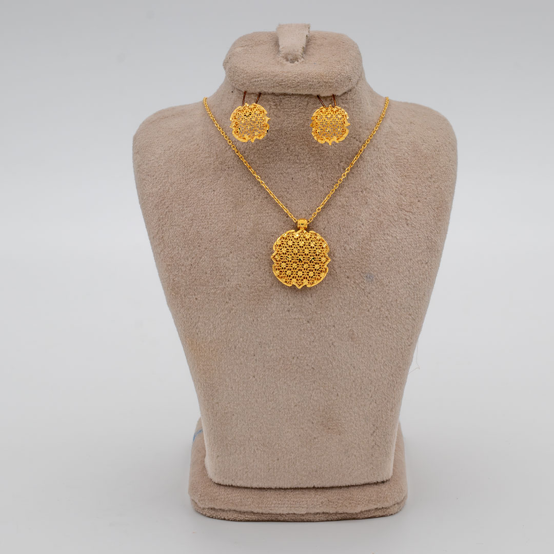 نیم ست طلا 18 عیار گالری طلا عرفان  مدل ایشا کد 2292 نیم ست طلا 18 عیار گالری طلا عرفان  مدل ایشا کد 2292