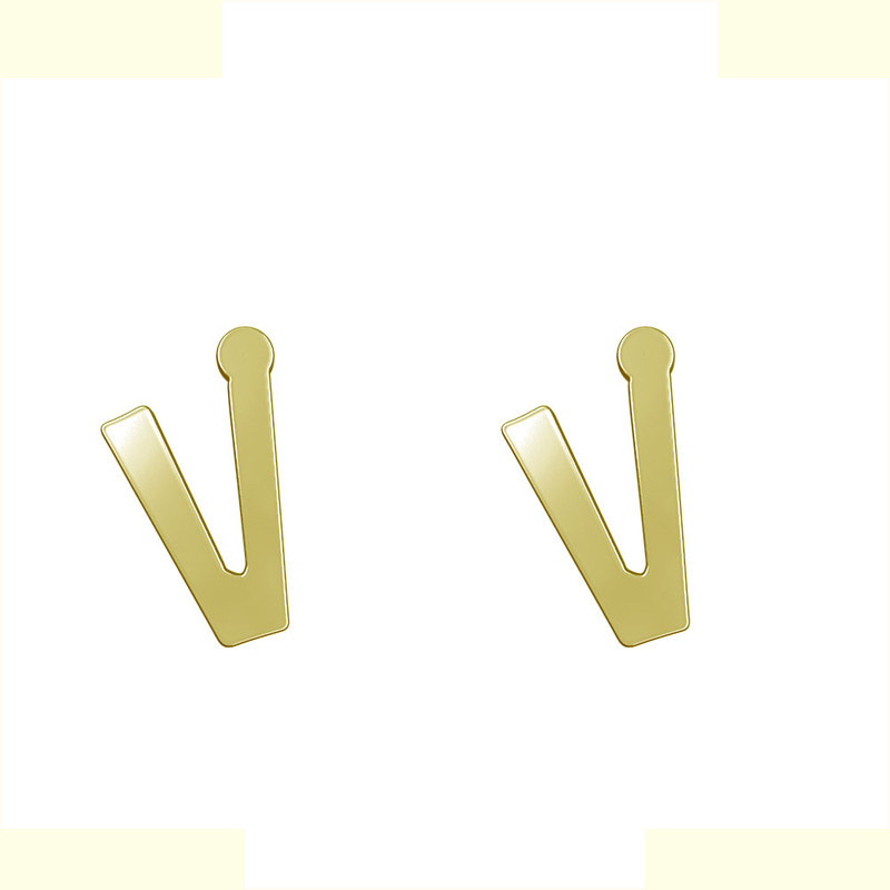 گوشواره طلا 18 عیار زنانه مدوپد مدل حرف V کد GA1-16639 گوشواره طلا 18 عیار زنانه مدوپد مدل حرف V کد GA1-16639