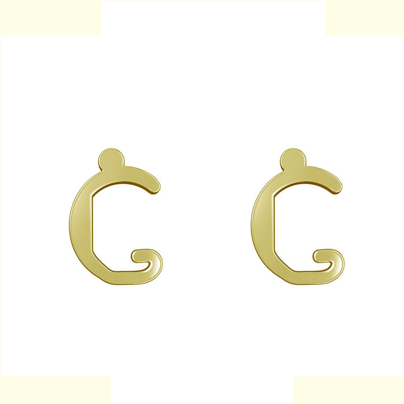 گوشواره طلا 18 عیار زنانه مدوپد مدل حرف G کد GA1-16893