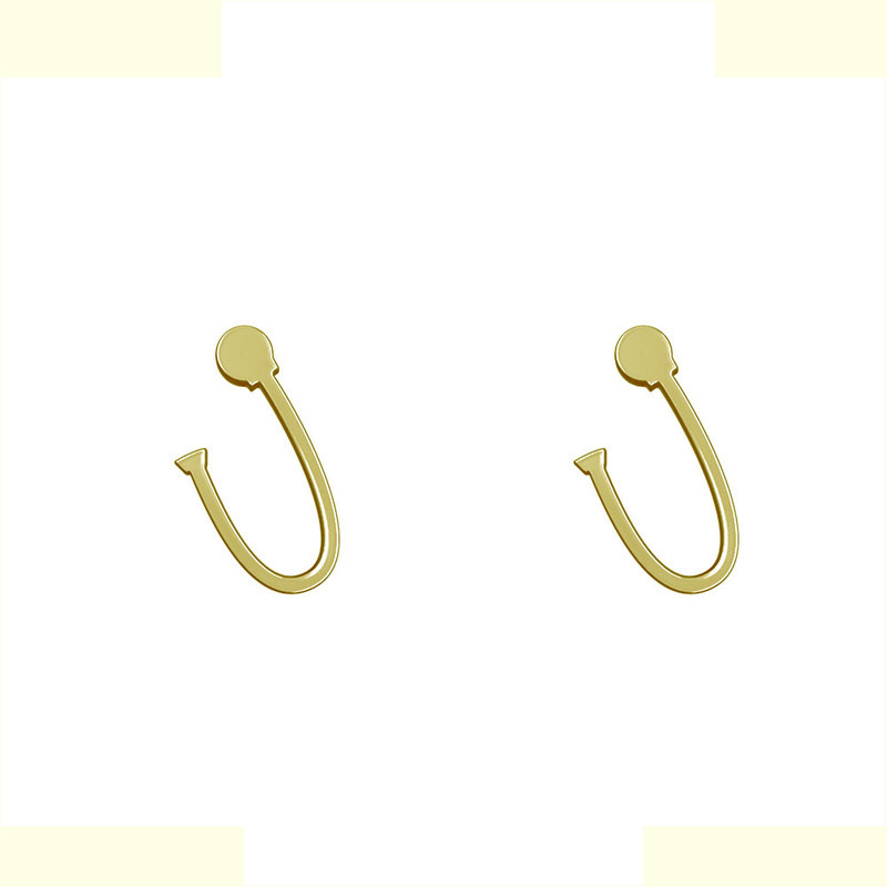 گوشواره طلا 18 عیار زنانه مدوپد مدل حرف U کد GA1-17037 گوشواره طلا 18 عیار زنانه مدوپد مدل حرف U کد GA1-17037