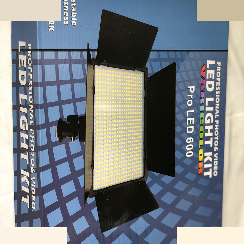 نور ثابت ال ای دی  مدل 600 PRO