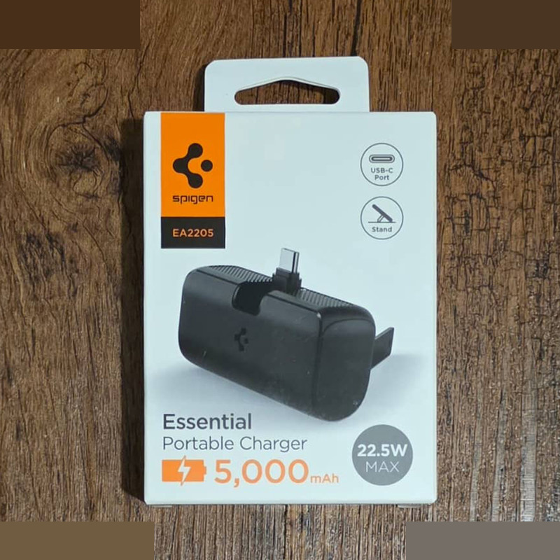 پاوربانک اسپیگن مدل EA2205 ظرفیت 5000 میلیآمپر ساعت