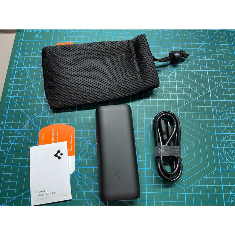 پاوربانک اسپیگن مدل ArcPack ظرفیت 10000 میلی آمپر ساعت