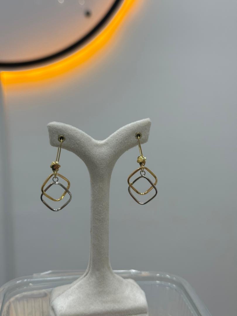 گوشواره طلا 18 عیار اپال گلد مدل تاج مربعی گوشواره طلا 18 عیار اپال گلد مدل تاج مربعی