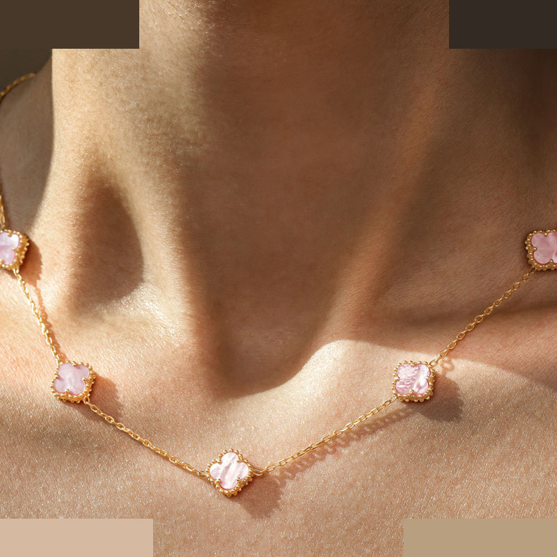 گردنبند طلا 18 عیار زنانه با زنجیر طرح ونکلیف ماوی گالری مدل گل گوارسه 5 گردنبند طلا 18 عیار زنانه با زنجیر طرح ونکلیف ماوی گالری مدل گل گوارسه 5