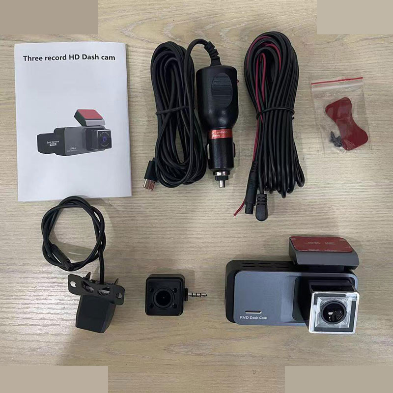 دوربین ثبت وقایع خودرو مدل 3 لنز BlackBox FH57-WiFi به همراه دوربین دنده عقب دوربین ثبت وقایع خودرو مدل 3 لنز BlackBox FH57-WiFi به همراه دوربین دنده عقب