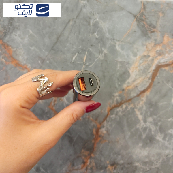 شارژر فندکی 20 وات آزرا  مدل CR57 شارژر فندکی 20 وات آزرا  مدل CR57