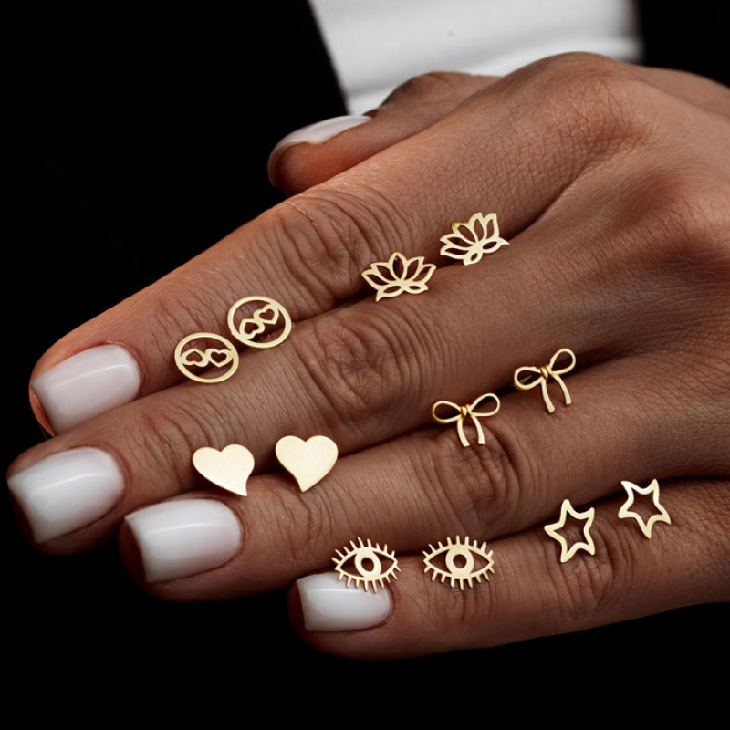 گوشواره طلا 18 عیار طرح قلب شاهکار گوشواره طلا 18 عیار طرح قلب شاهکار