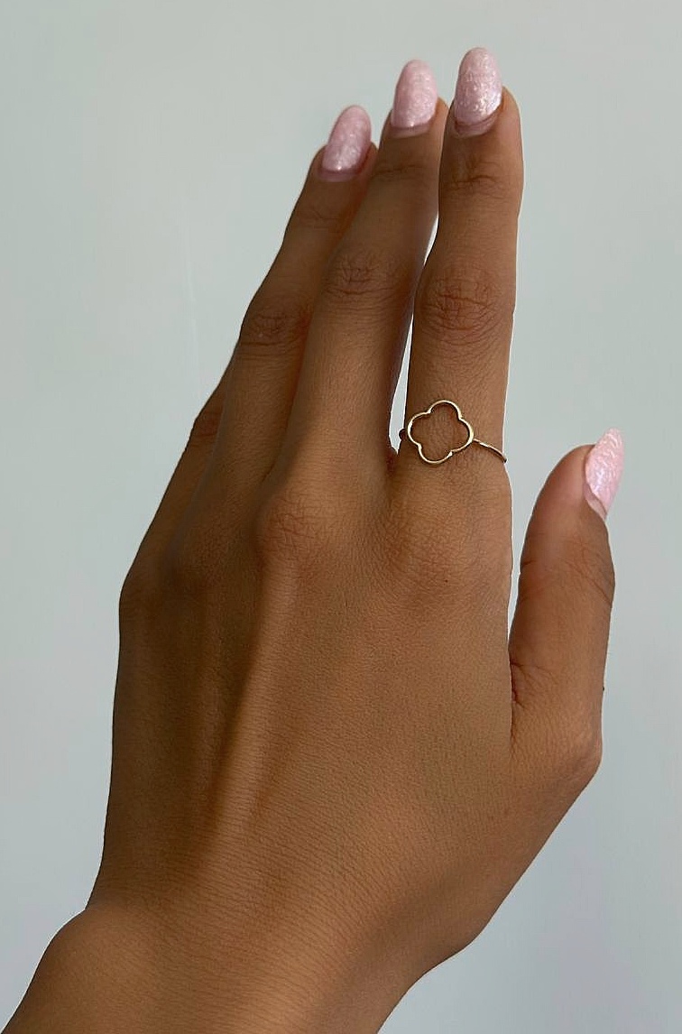 انگشتر طلا 18 عیار زنانه اپال گلد مدل مینیمال ونکلیف توخالی کد sh0437  سایز 57 انگشتر طلا 18 عیار زنانه اپال گلد مدل مینیمال ونکلیف توخالی کد sh0437  سایز 57