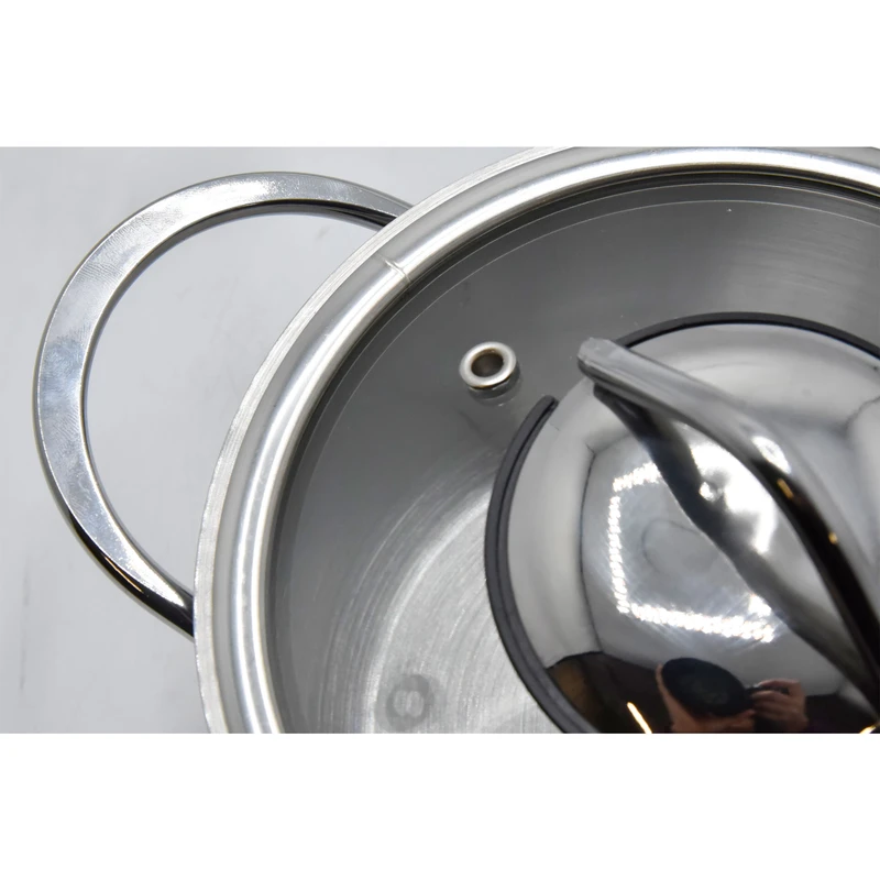 قابلمه یونیک کد 9907 سایز 20 قابلمه یونیک کد 9907 سایز 20