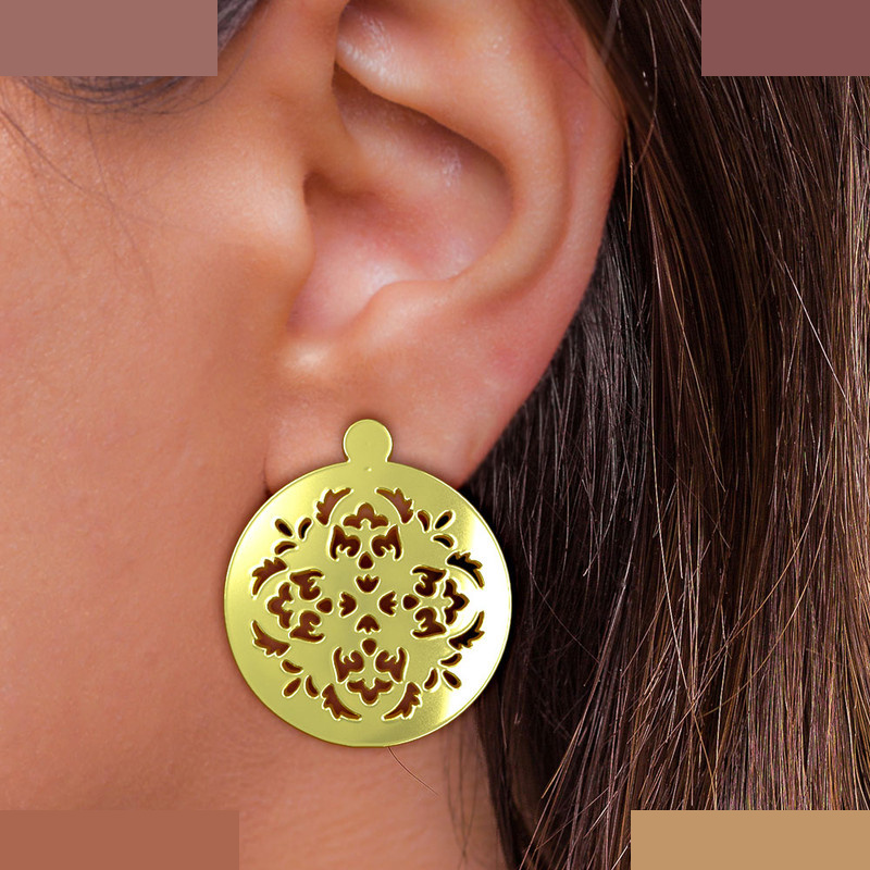 گوشواره طلا 18 عیار زنانه مدوپد مدل دایره و گل کد GA1-12188 گوشواره طلا 18 عیار زنانه مدوپد مدل دایره و گل کد GA1-12188