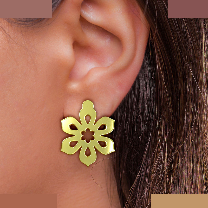 گوشواره طلا 18 عیار زنانه مدوپد مدل گل کد GA1-12390