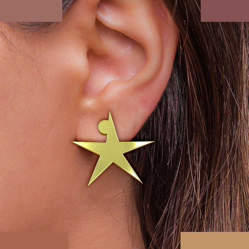 گوشواره طلا 18 عیار زنانه مدوپد مدل ستاره کد GA1-15392 گوشواره طلا 18 عیار زنانه مدوپد مدل ستاره کد GA1-15392