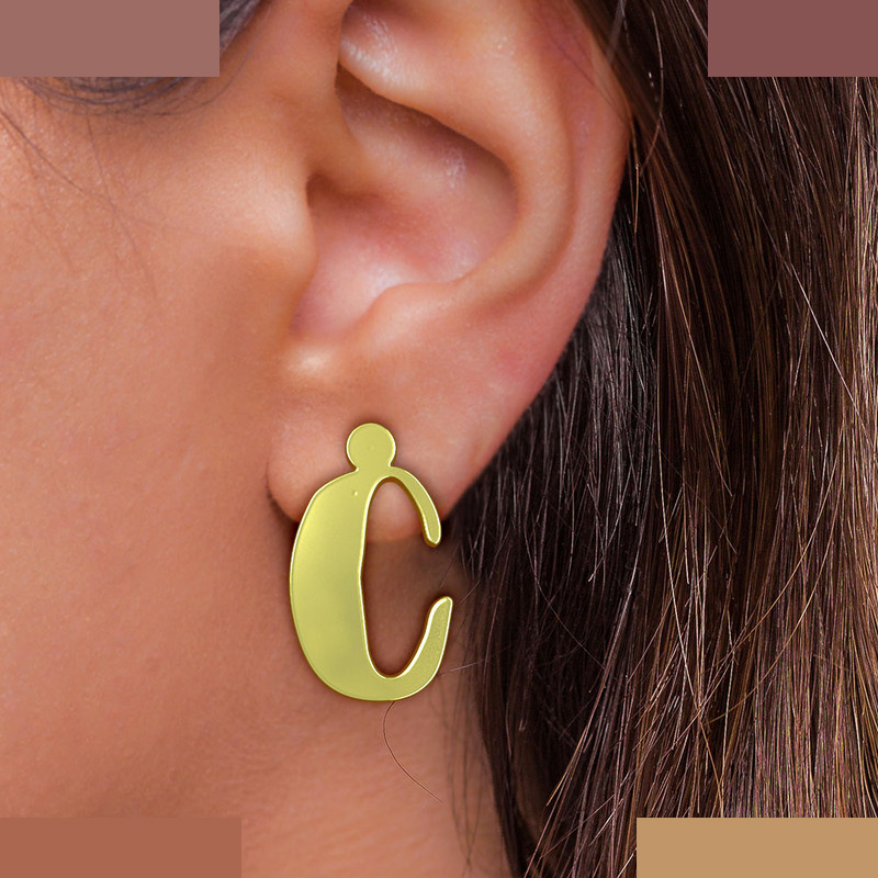 گوشواره طلا 18 عیار زنانه مدوپد مدل حرف C کد GA1-16709 گوشواره طلا 18 عیار زنانه مدوپد مدل حرف C کد GA1-16709