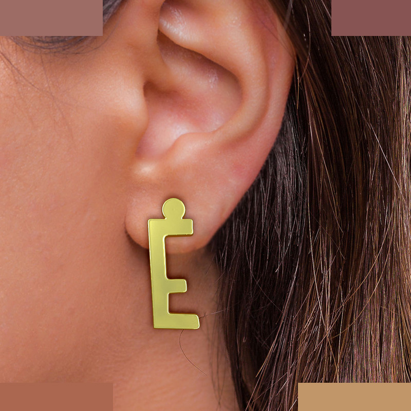 گوشواره طلا 18 عیار زنانه مدوپد مدل حرف E کد GA1-16737 گوشواره طلا 18 عیار زنانه مدوپد مدل حرف E کد GA1-16737