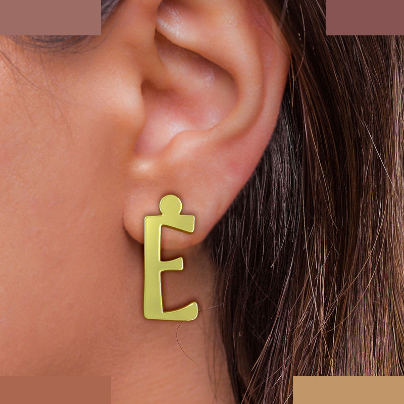 گوشواره طلا 18 عیار زنانه مدوپد مدل حرف E کد GA1-16765 گوشواره طلا 18 عیار زنانه مدوپد مدل حرف E کد GA1-16765