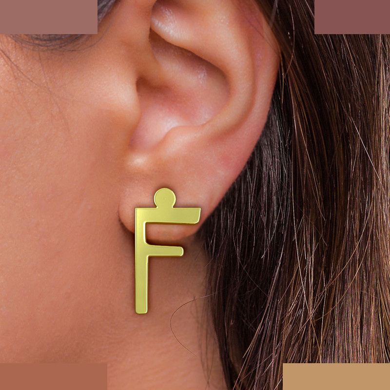 گوشواره طلا 18 عیار زنانه مدوپد مدل حرف F کد GA1-16840 گوشواره طلا 18 عیار زنانه مدوپد مدل حرف F کد GA1-16840