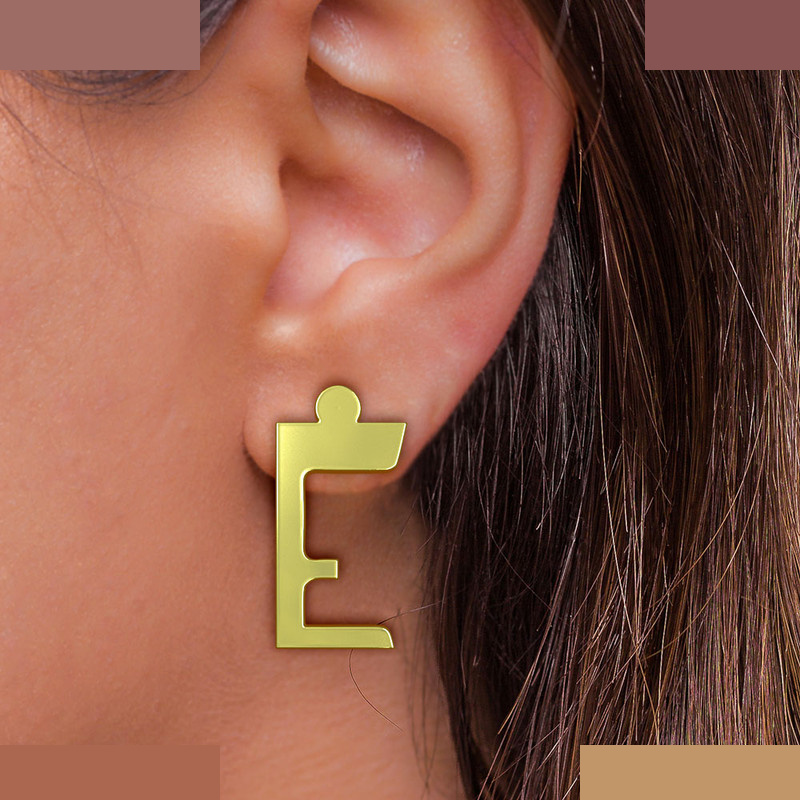 گوشواره طلا 18 عیار زنانه مدوپد مدل حرف E کد GA1-16865 گوشواره طلا 18 عیار زنانه مدوپد مدل حرف E کد GA1-16865