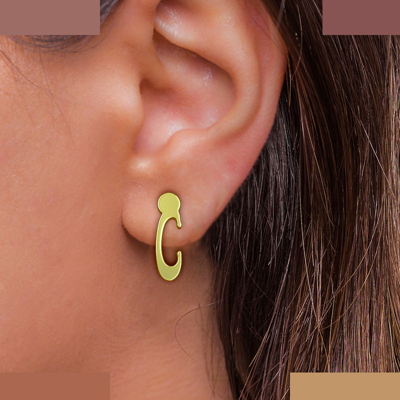 گوشواره طلا 18 عیار زنانه مدوپد مدل حرف C کد GA1-17097 گوشواره طلا 18 عیار زنانه مدوپد مدل حرف C کد GA1-17097