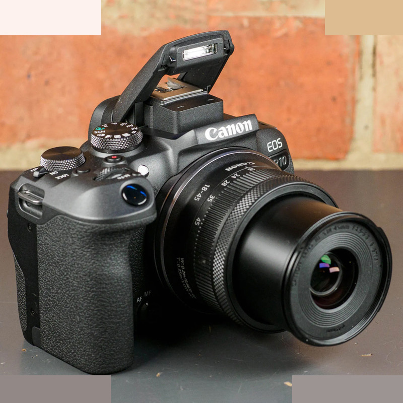 دوربین دیجیتال بدون آینه کانن مدل EOS R10  به همراه لنز  45-18