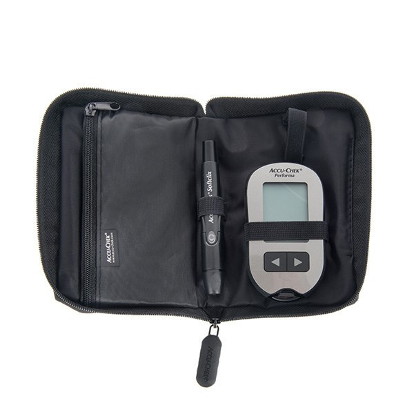 تست قند خون آکیوچک مدل Performa