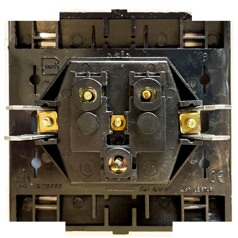 پریز برق ارت دار صنایع آسیا الکتریک مدل BZH