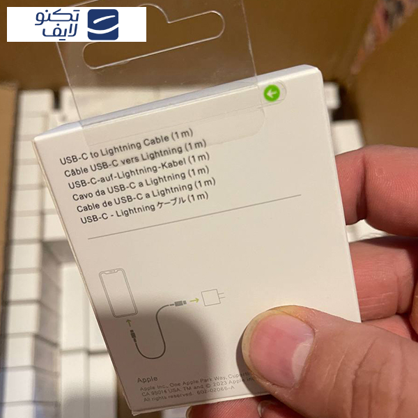 کابل تبدیل USB-C به لایتنینگ  مدل 1703 طول 1 متر کابل تبدیل USB-C به لایتنینگ  مدل 1703 طول 1 متر