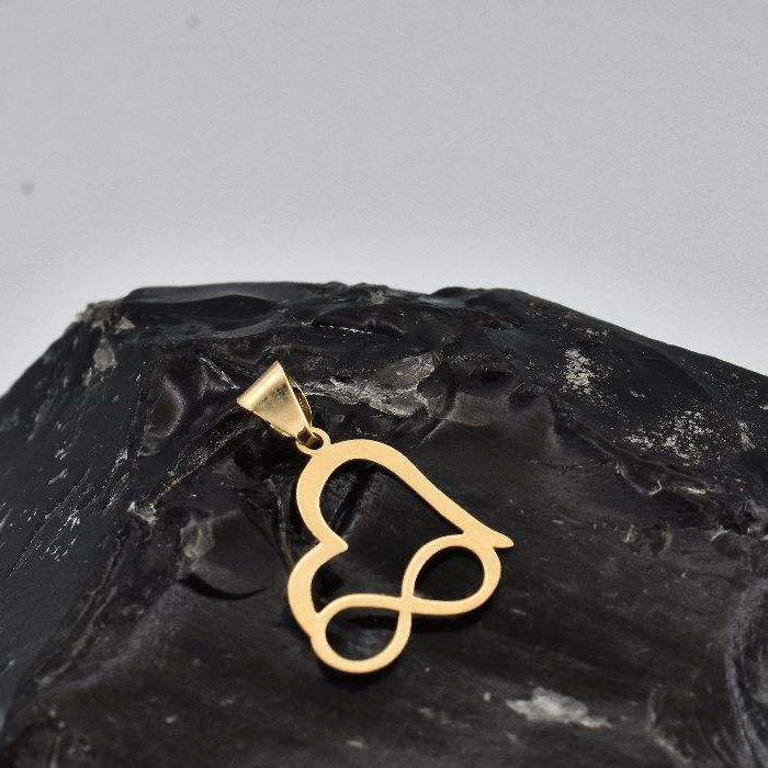 پلاک طلا 18عیار زنانه طرح قلب و بی نهایت