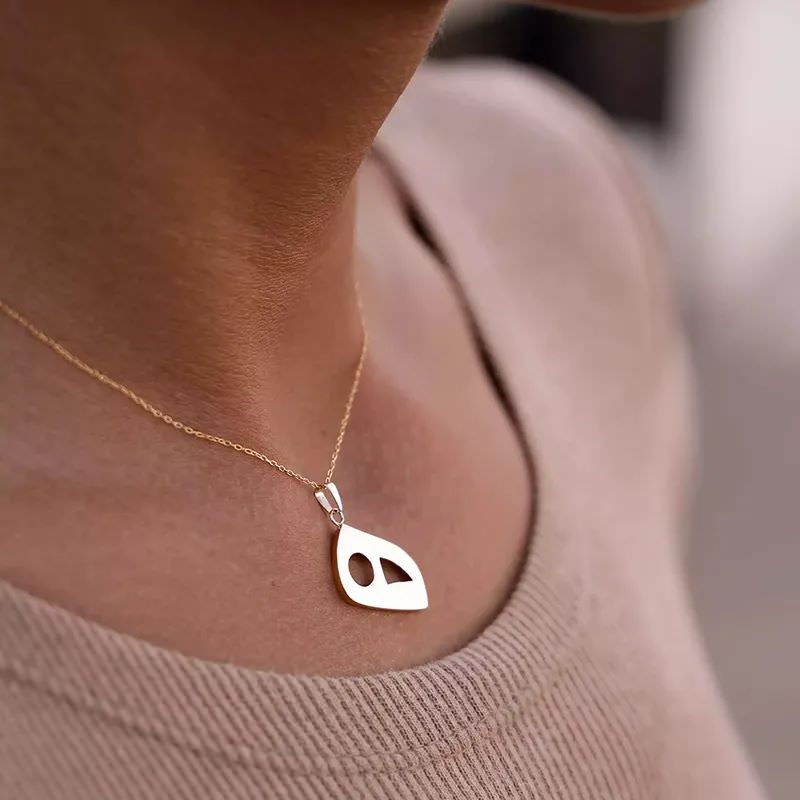 پلاک طلا 18عیار طرح ه نیمانی پلاک طلا 18عیار طرح ه نیمانی