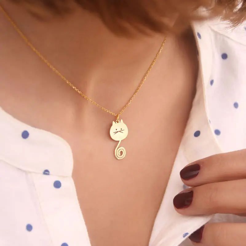 پلاک طلا 18عیار طرح گربه پیچ پیچی پلاک طلا 18عیار طرح گربه پیچ پیچی