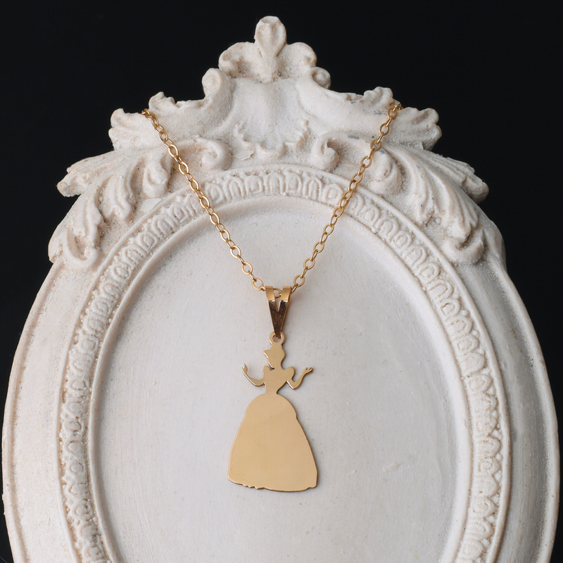 پلاک طلا 18 عیار طرح سیندرلا پلاک طلا 18 عیار طرح سیندرلا