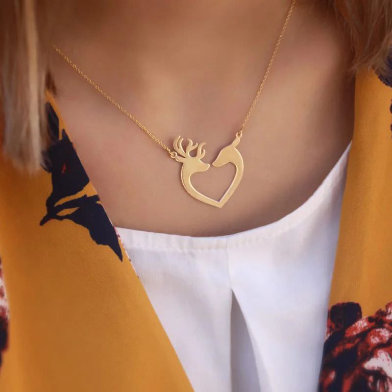 گردنبند طلا 18عیار طرح گوزن عاشق