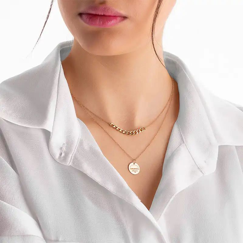 گردنبند طلا 18 عیار طرح کارتیه و پلاک گرد تیفانی گردنبند طلا 18 عیار طرح کارتیه و پلاک گرد تیفانی