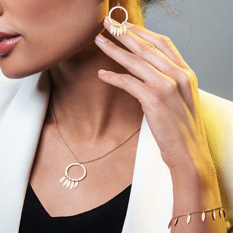 گردنبند طلا 18عیار طرح دایره ای سوارز گردنبند طلا 18عیار طرح دایره ای سوارز