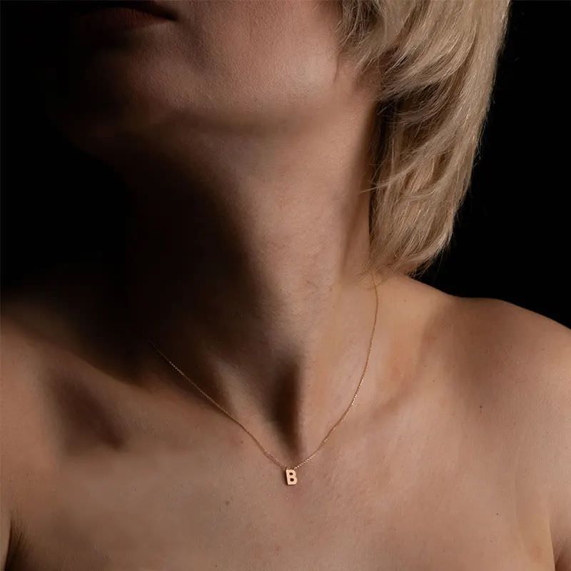گردنبند طلا 18 عیار طرح حرف B با فونت ساده گردنبند طلا 18 عیار طرح حرف B با فونت ساده