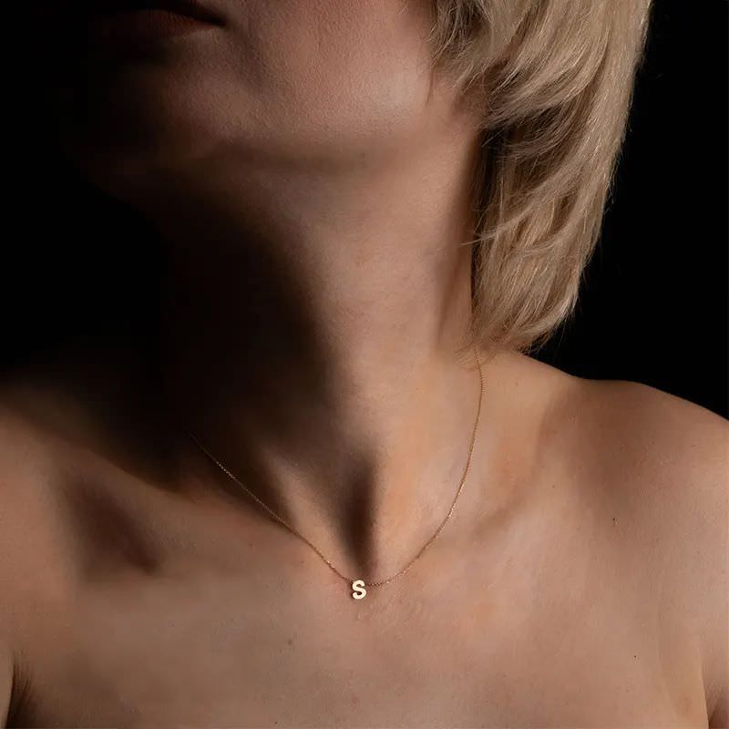 گردنبند طلا 18 عیار طرح حرف S با فونت ساده گردنبند طلا 18 عیار طرح حرف S با فونت ساده