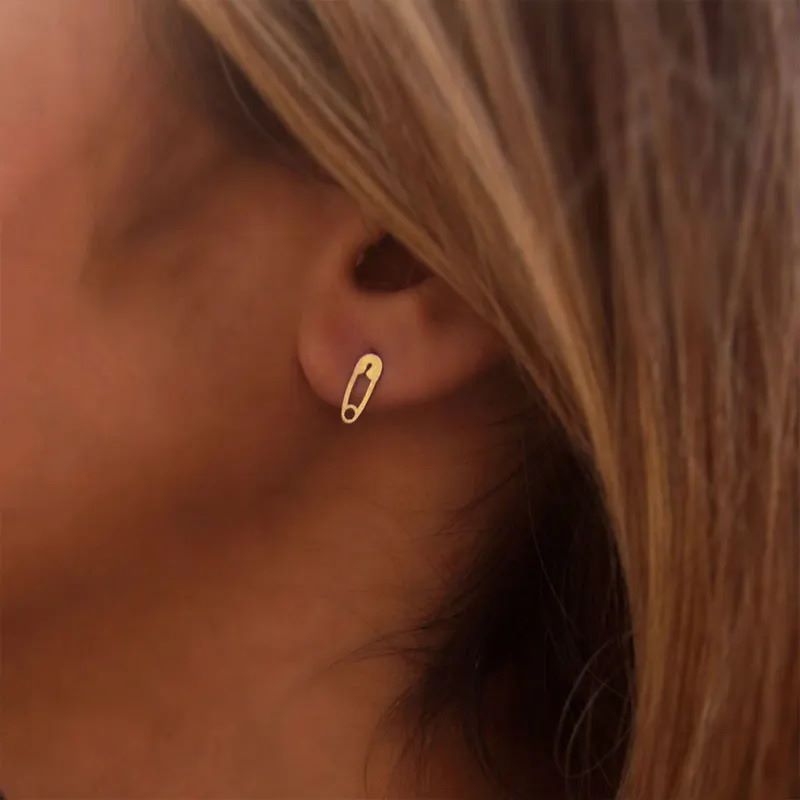 گوشواره طلا 18عیار طرح سنجاق قفلی