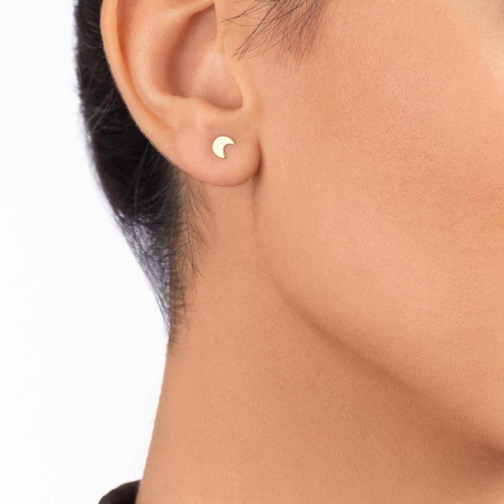 گوشواره طلا زنانه طلا 18عیار طرح ماه کلاسیک گوشواره طلا زنانه طلا 18عیار طرح ماه کلاسیک