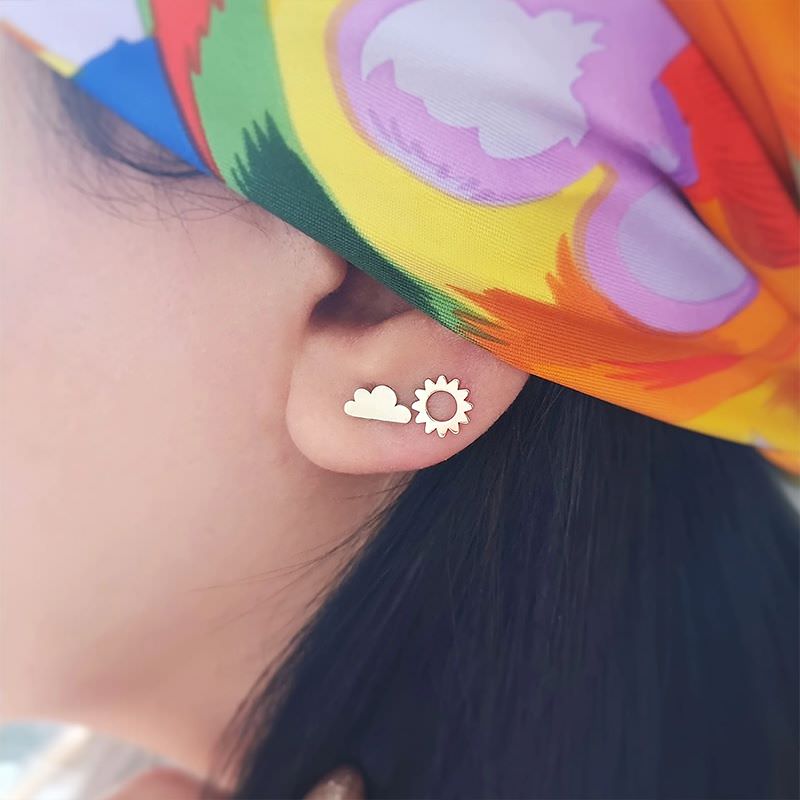 گوشواره میخی طلا 18عیار طرح خورشید و ابر