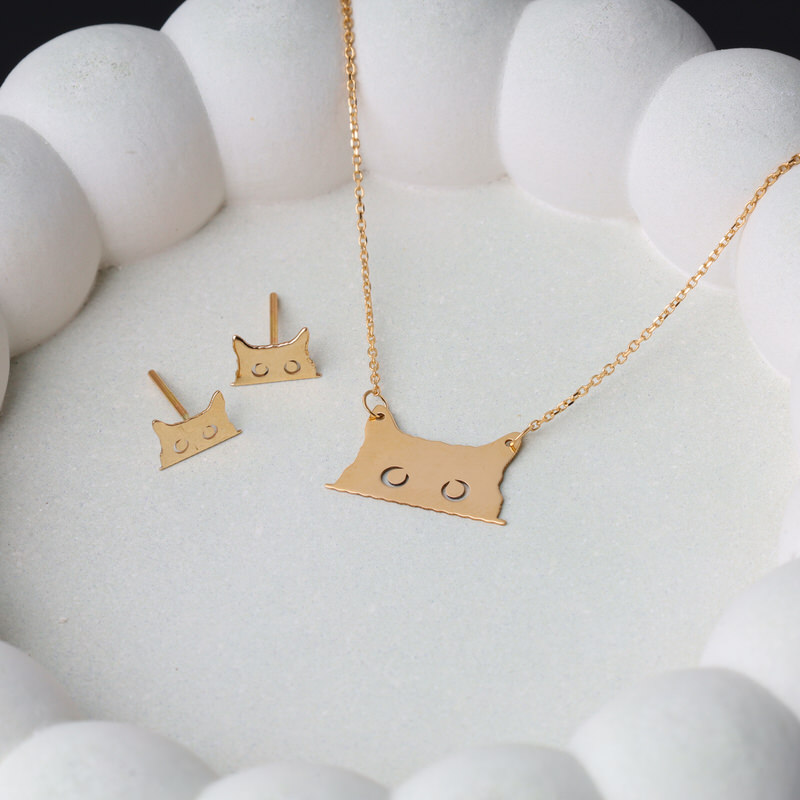 گوشواره میخی طلا 18 عیار طرح گربه اسکاتیش گوشواره میخی طلا 18 عیار طرح گربه اسکاتیش