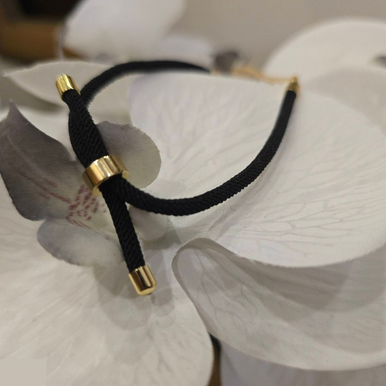 دستبند طلا 18 عیار زنانه شمیم گلد گالری طرح مینیمال گل و پروانه کد D33-2